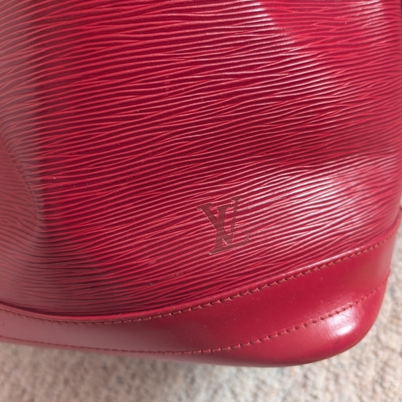 Louis Vuitton Red  Epi Noe Bucket Bag - Picture 2 of 16